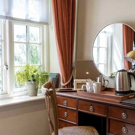 High Corner Inn Godshill  Bagian luar foto