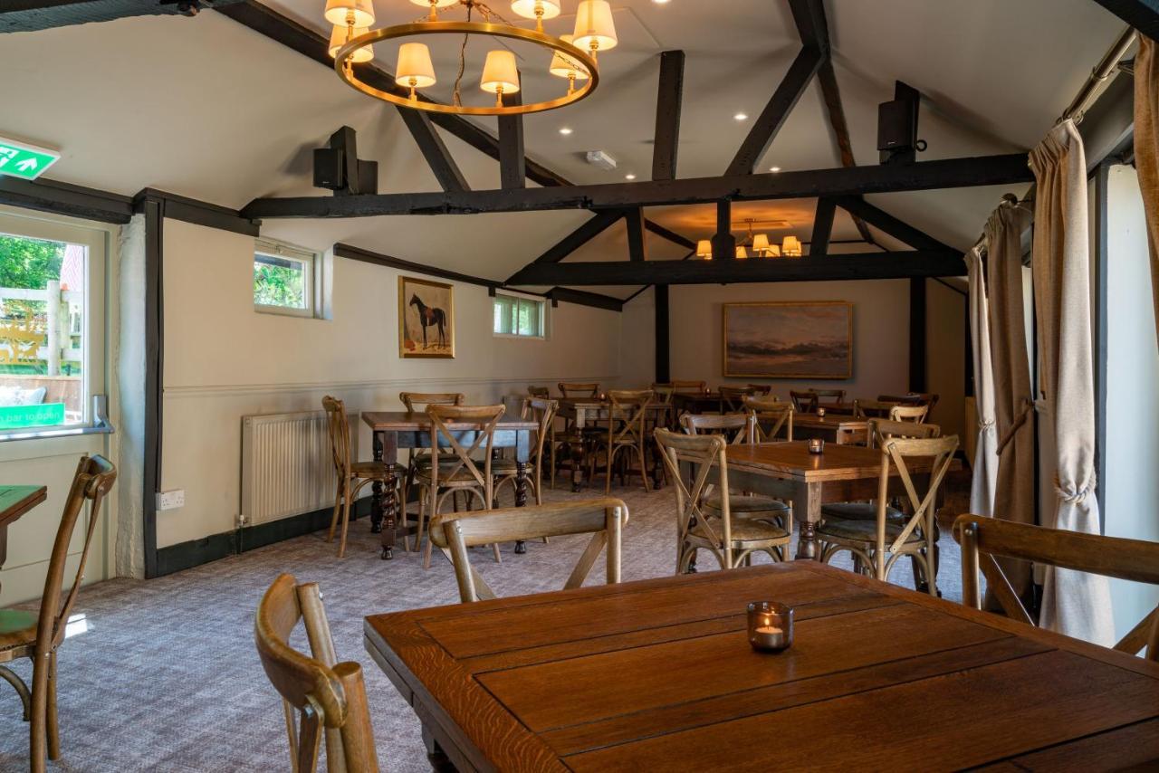 High Corner Inn Godshill  Bagian luar foto