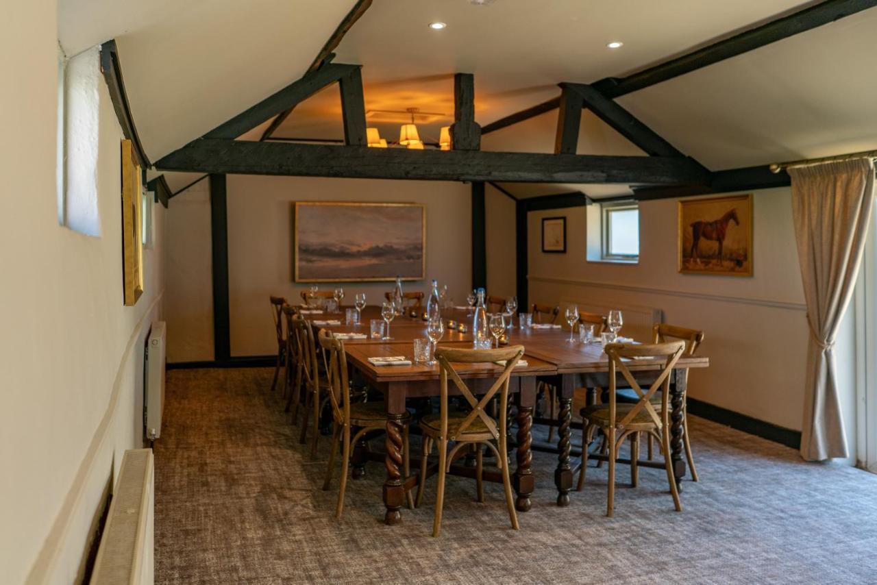 High Corner Inn Godshill  Bagian luar foto