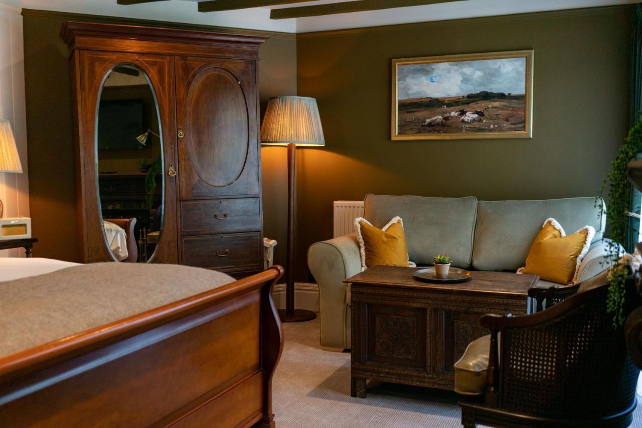 High Corner Inn Godshill  Bagian luar foto