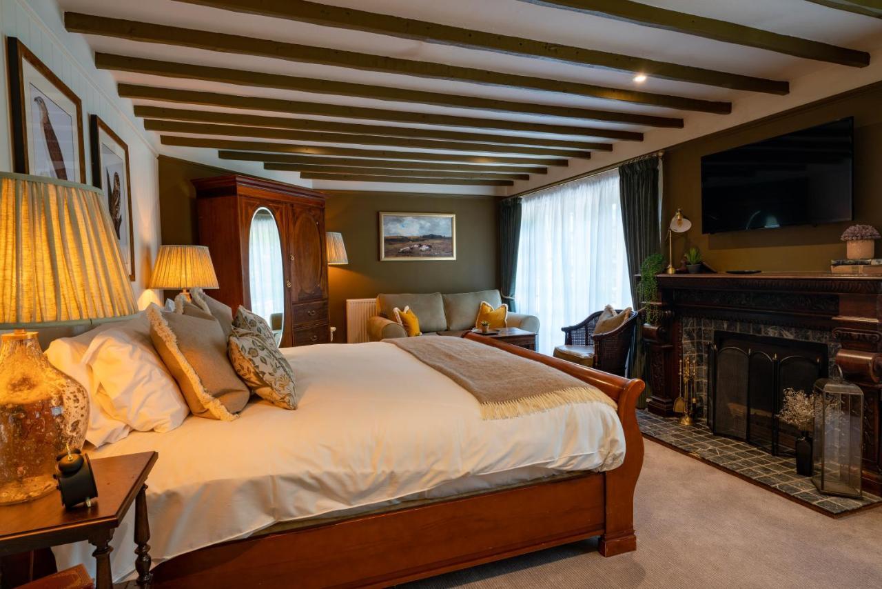 High Corner Inn Godshill  Bagian luar foto