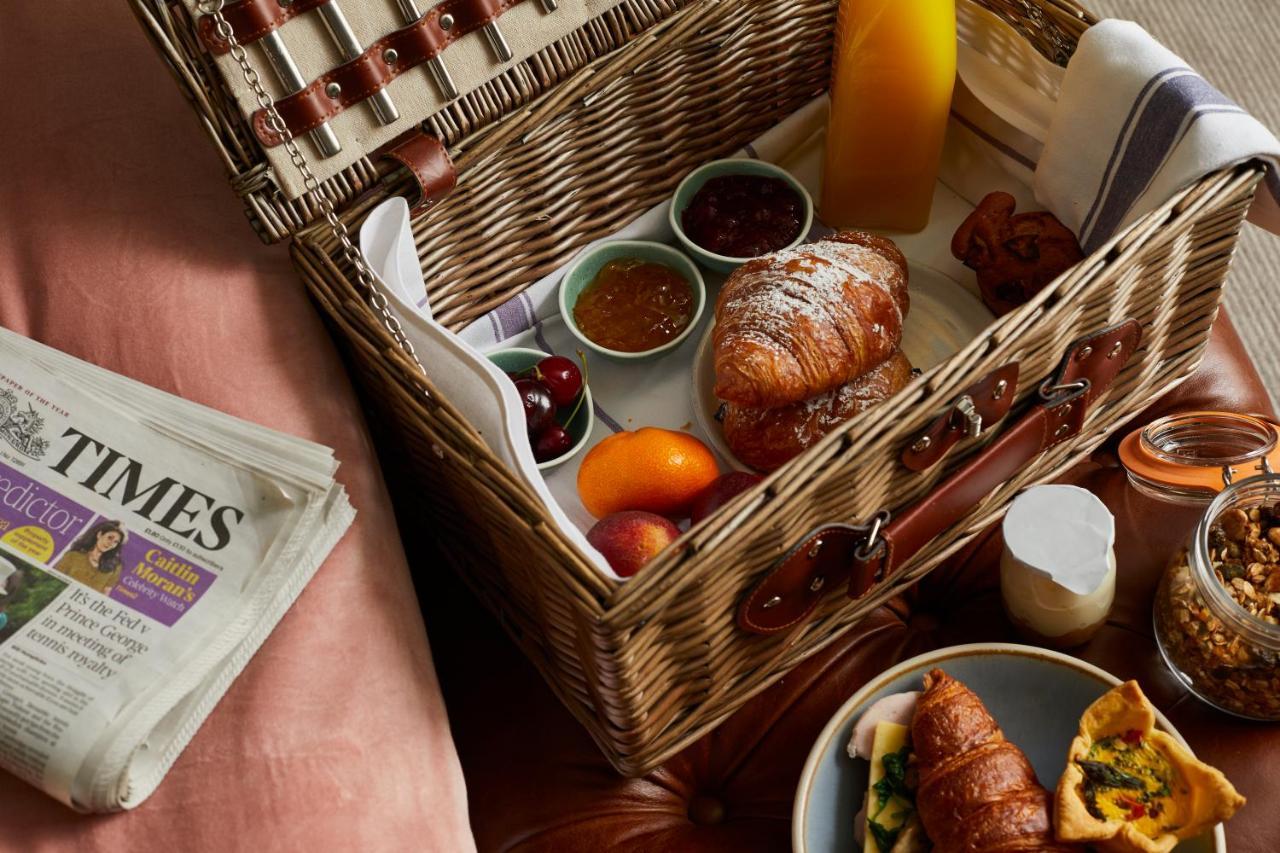 High Corner Inn Godshill  Bagian luar foto
